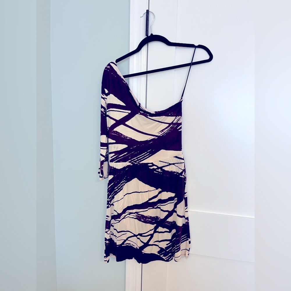 énvi: an innocent desire one sleeve mini dress size small